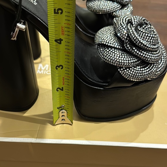 MICHAEL Michael Kors Elodie Platform Sandal Leather/hot fix Stones. - Picture 9 of 14